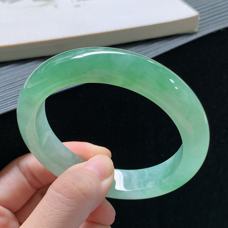 Jadeite bracelet, Burmese old  - Lighting review and price