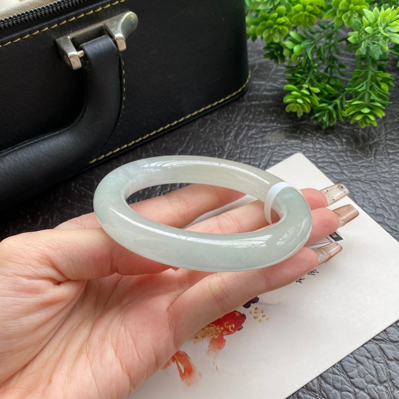Myanmar for women, soft jadeit - Lighting review and price