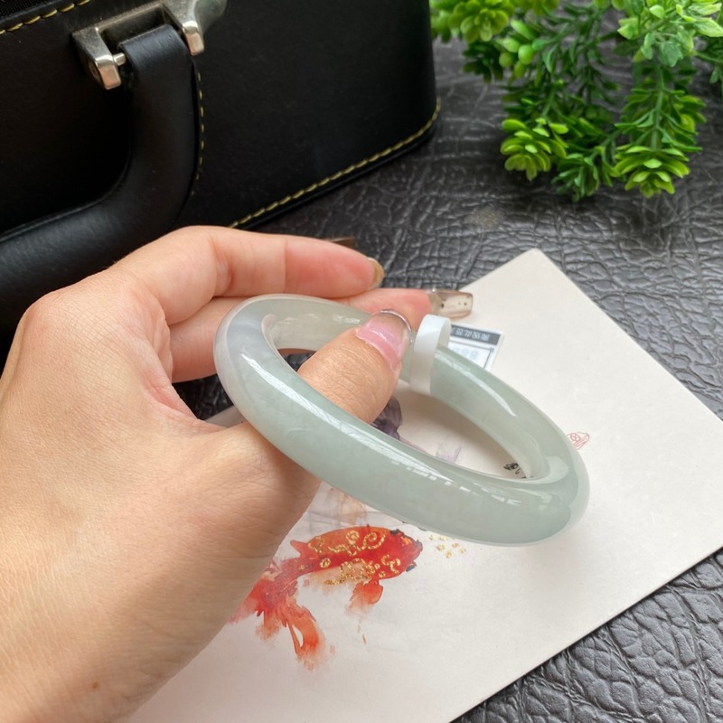 Myanmar for women, soft jadeit - Lighting review and price