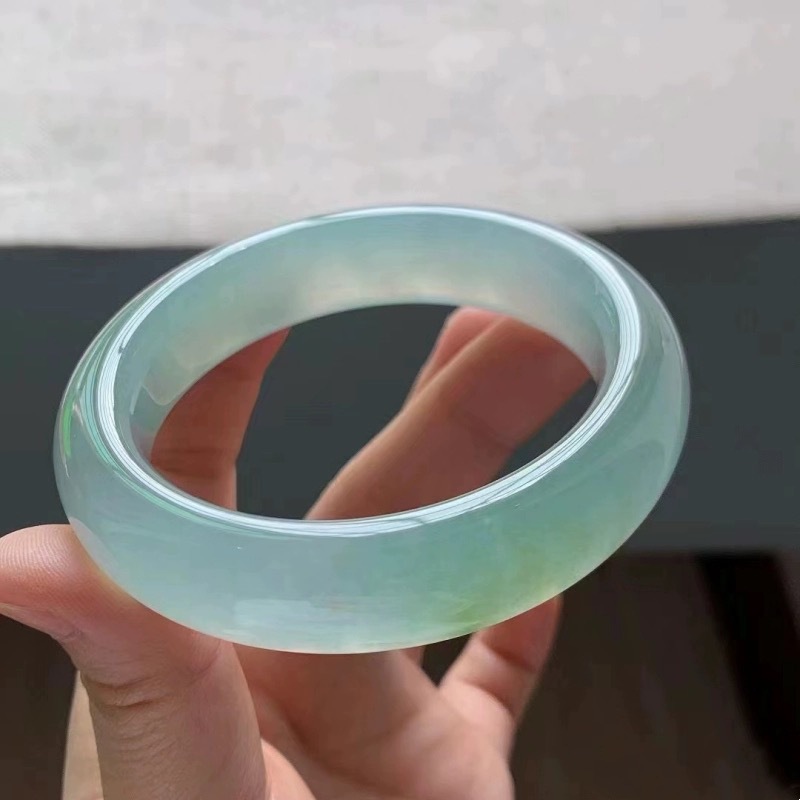Light ice jade for girls, Burm - Lighting review and price
